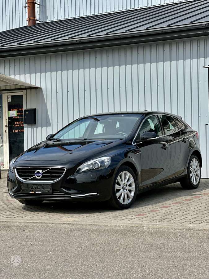 Volvo V40, 2.0 l., hatchback