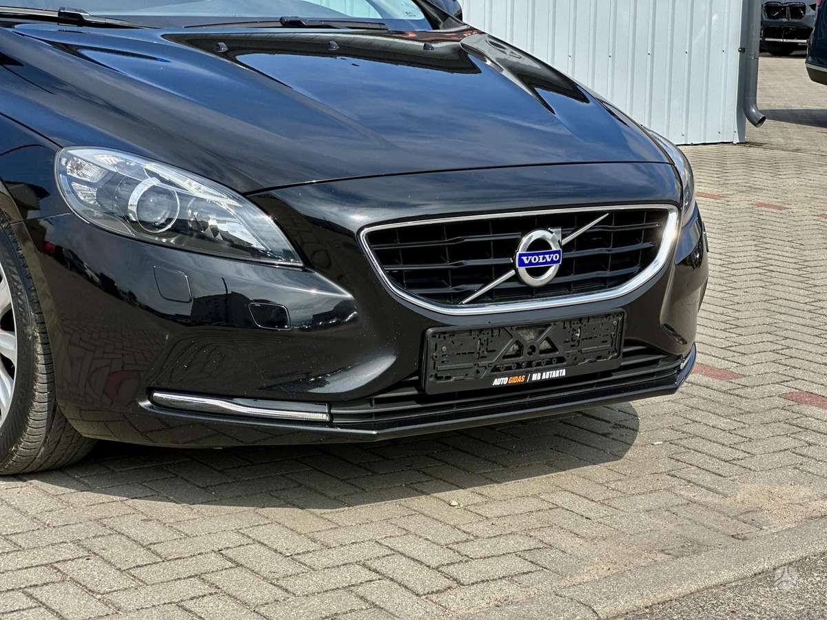 Volvo V40, 2.0 l., hatchback