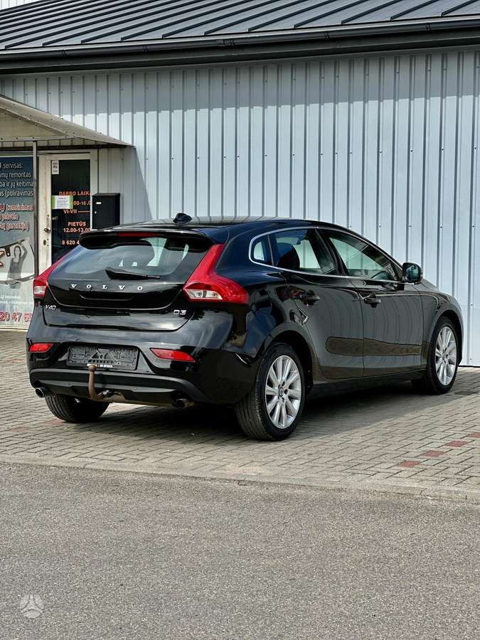 Volvo V40, 2.0 l., hatchback