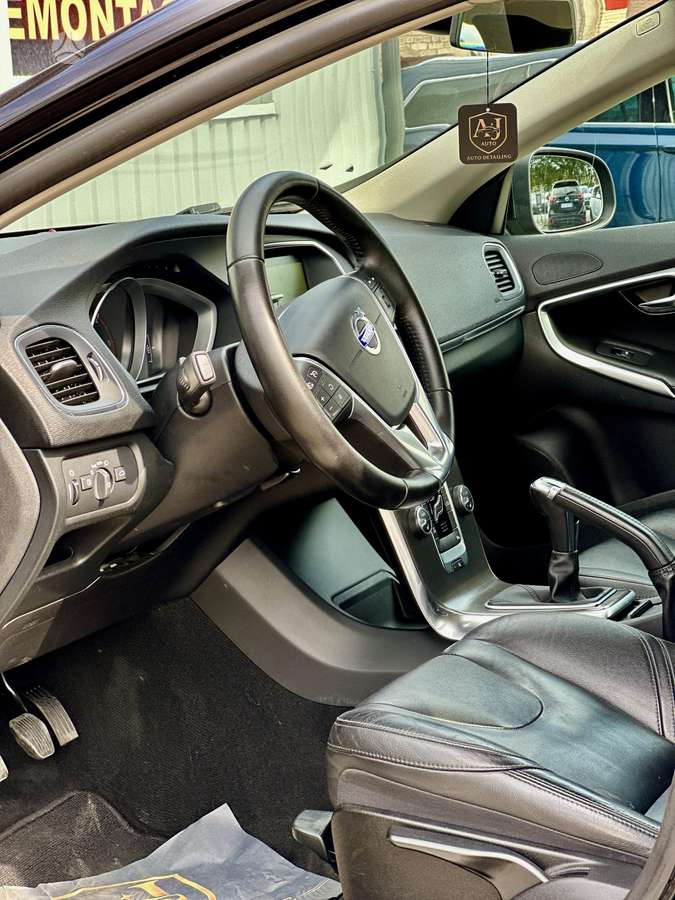 Volvo V40, 2.0 l., hatchback
