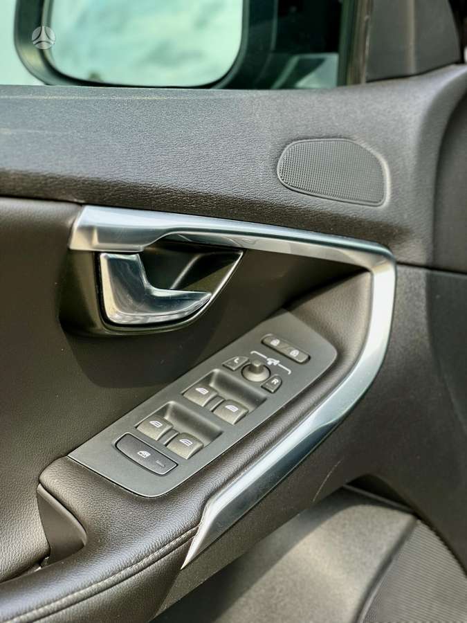 Volvo V40, 2.0 l., hatchback