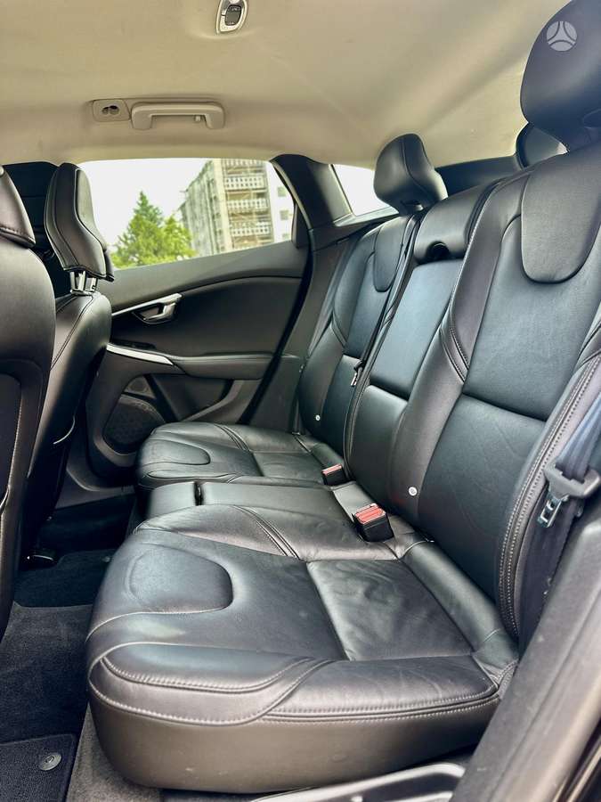 Volvo V40, 2.0 l., hatchback