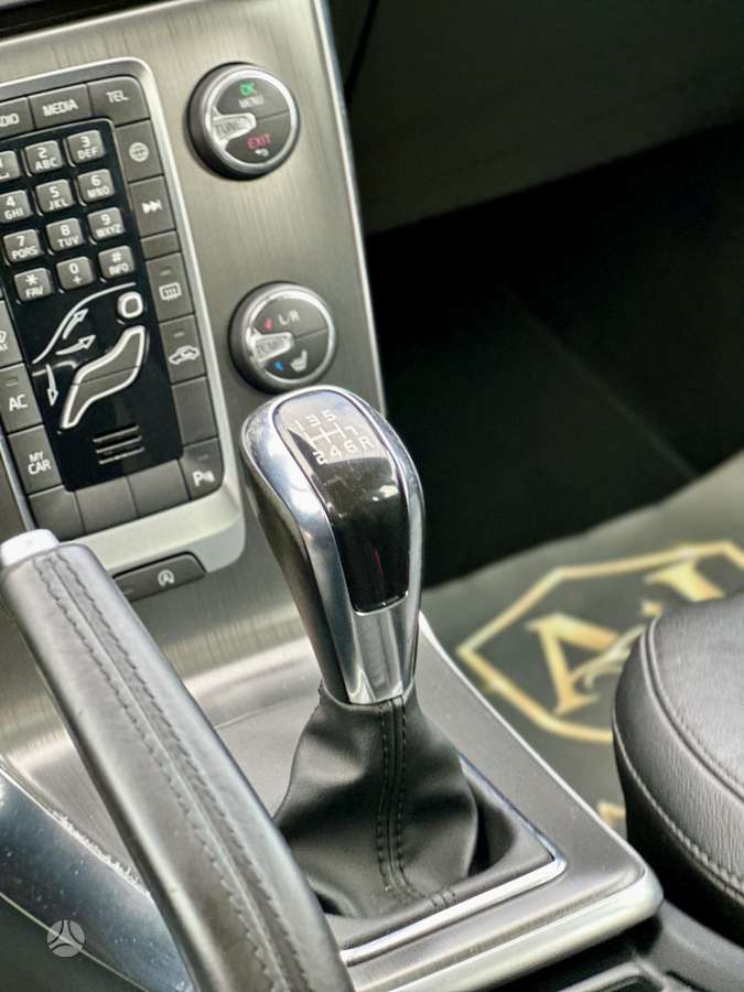 Volvo V40, 2.0 l., hatchback