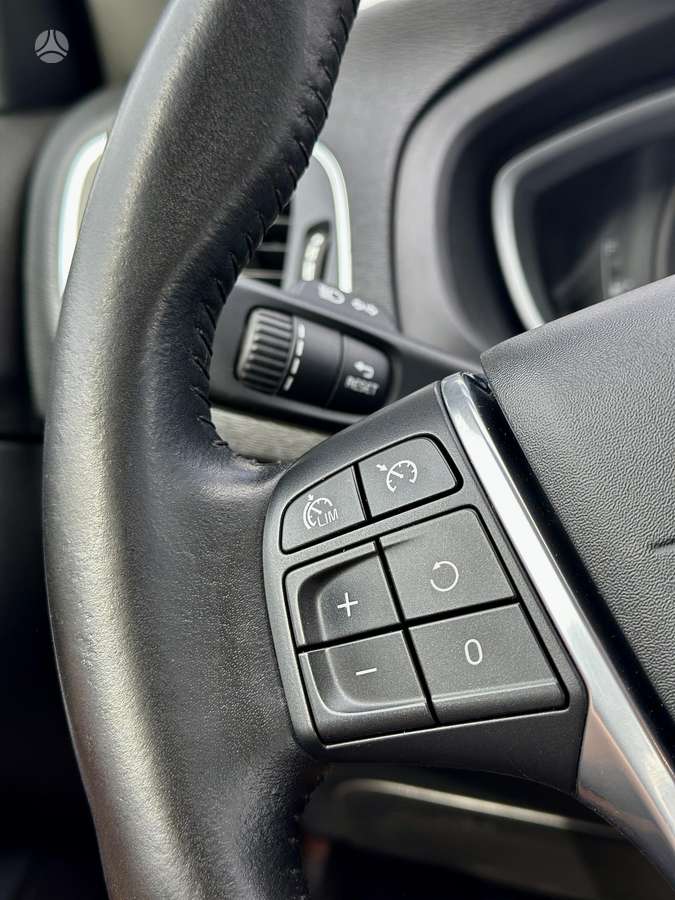 Volvo V40, 2.0 l., hatchback