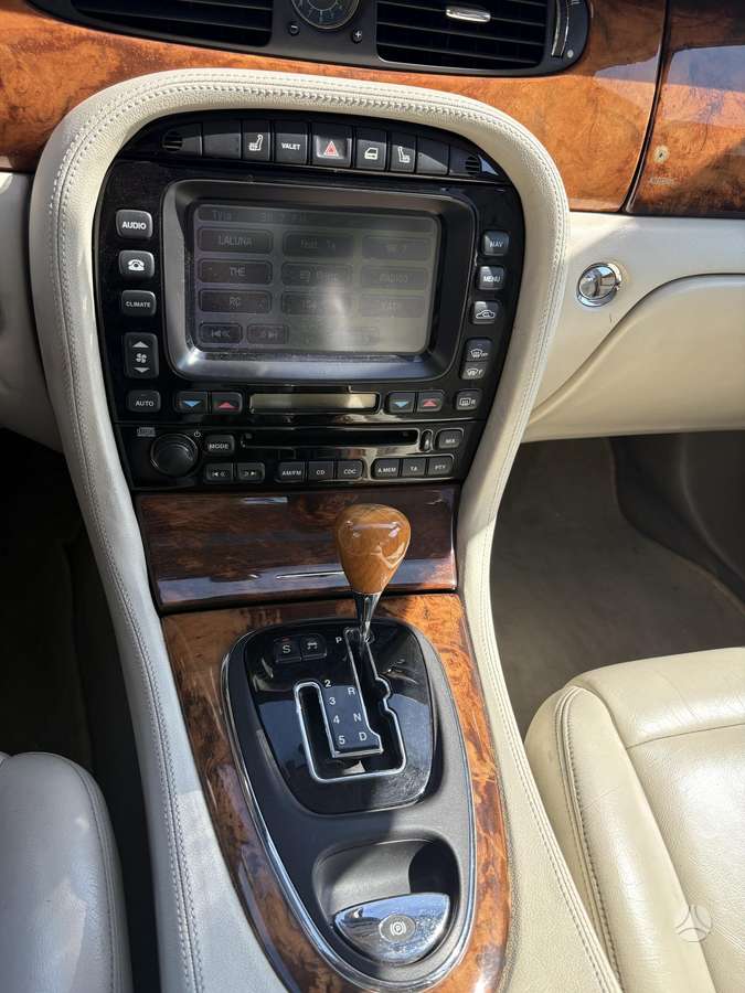 Jaguar XJ, 4.2 l., Седан