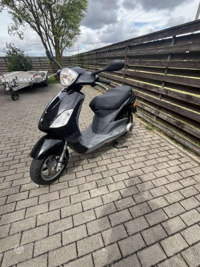 Piaggio Fly 125cc, scooters / mopeds
