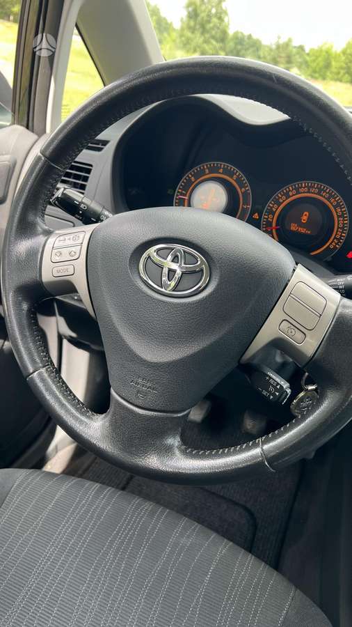 Toyota Auris, 1.6 l., hatchback