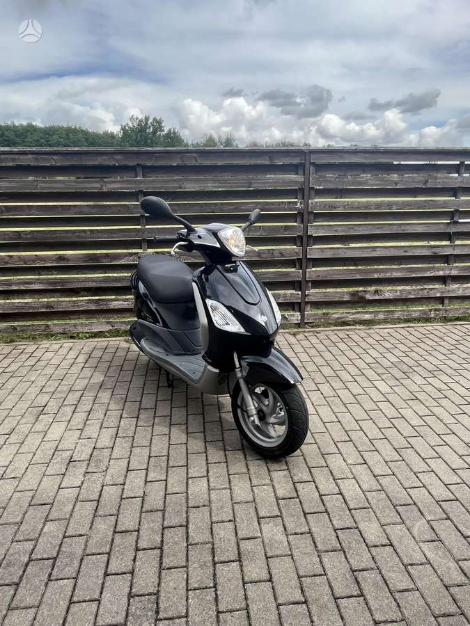 Piaggio Fly 125cc, scooters / mopeds
