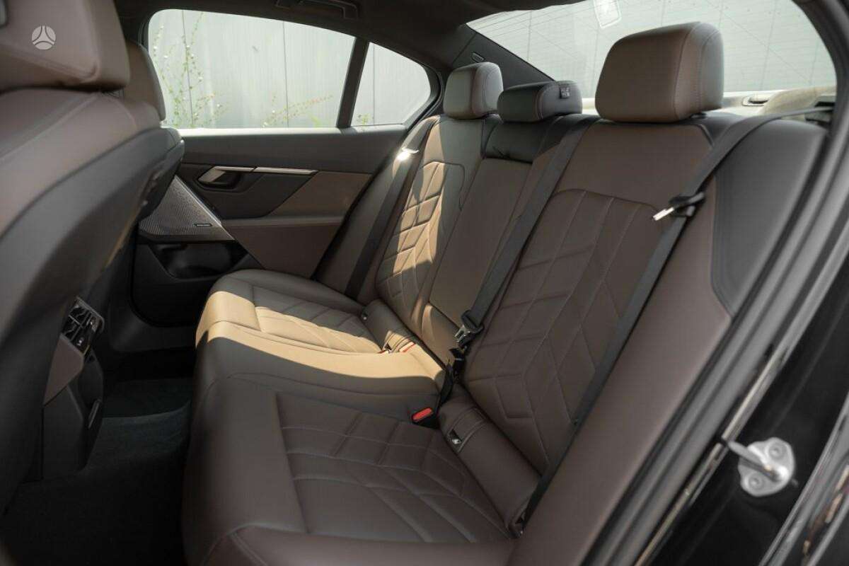 BMW 520, 2.0 l., Седан