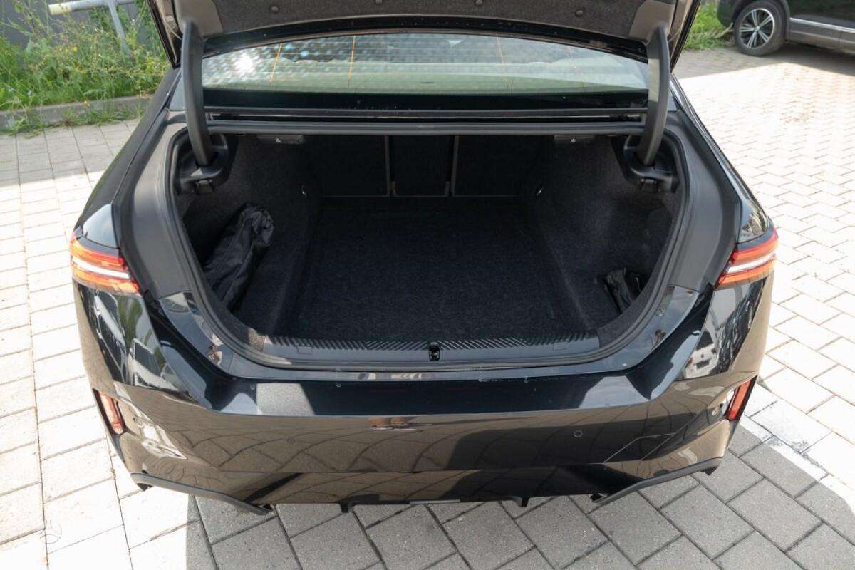 BMW 520, 2.0 l., Седан
