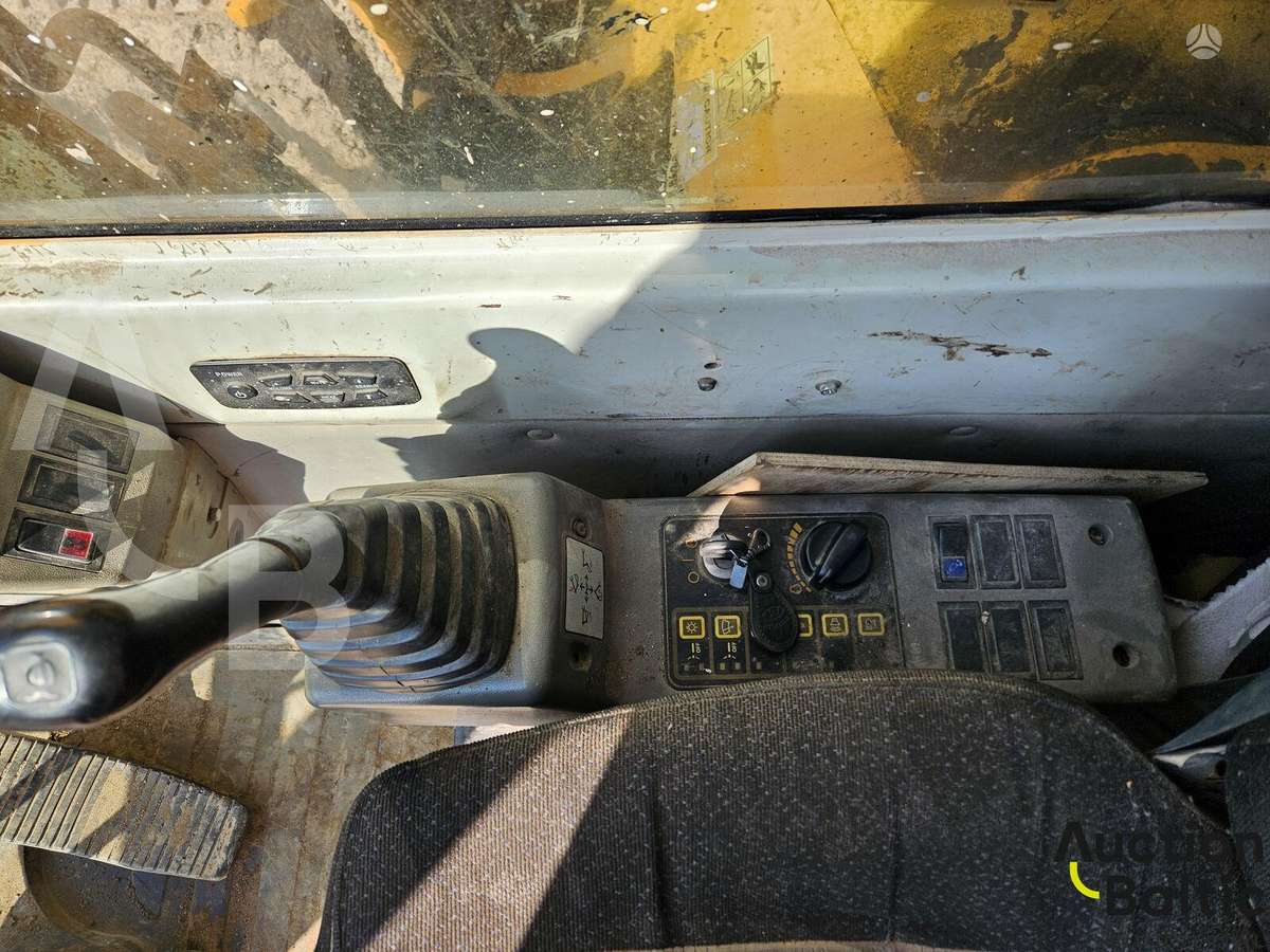 Hyundai Robex 210 LC-7, экскаваторы