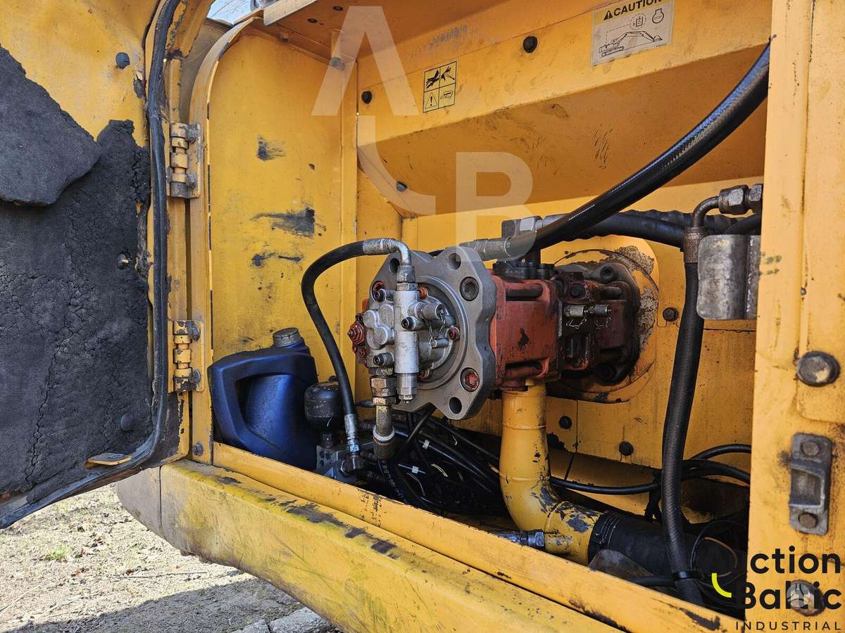 Hyundai Robex 210 LC-7, excavator