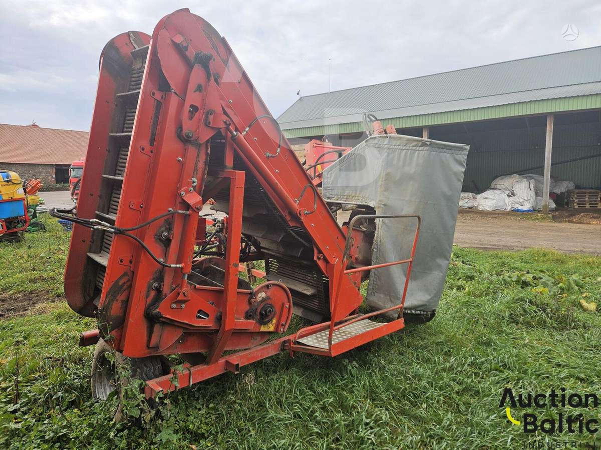 -Kita- P3K, combine harvesters