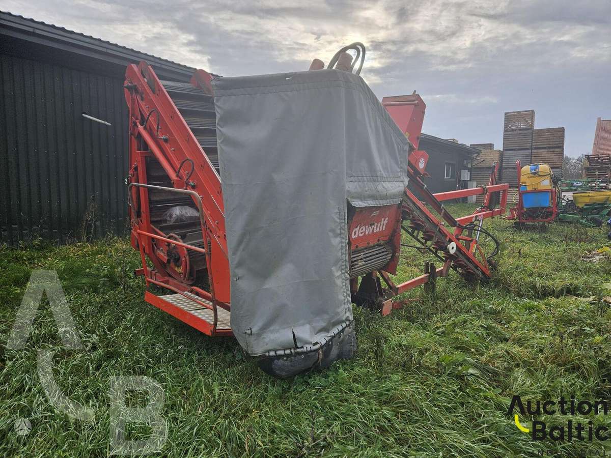 -Kita- P3K, combine harvesters