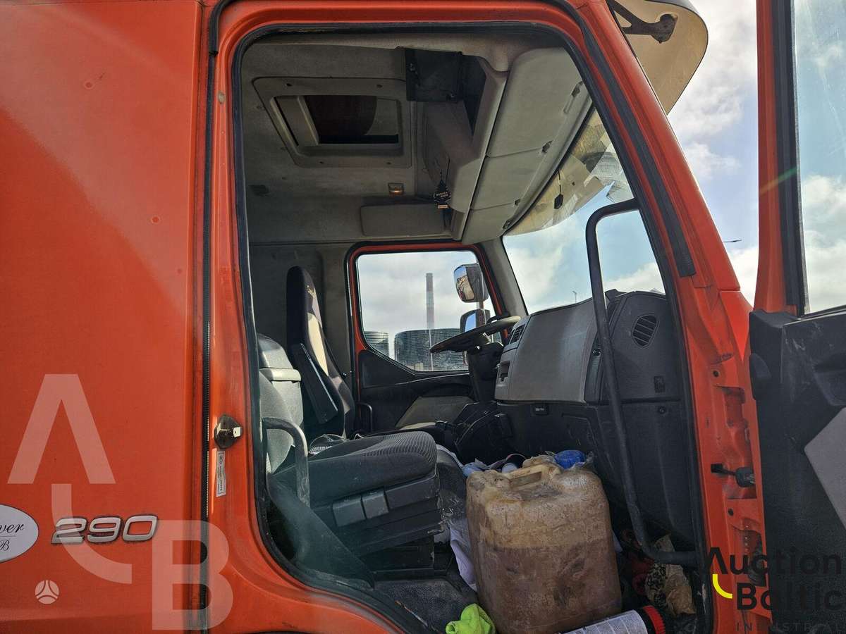 Volvo FL 4X2, box trucks / box vans