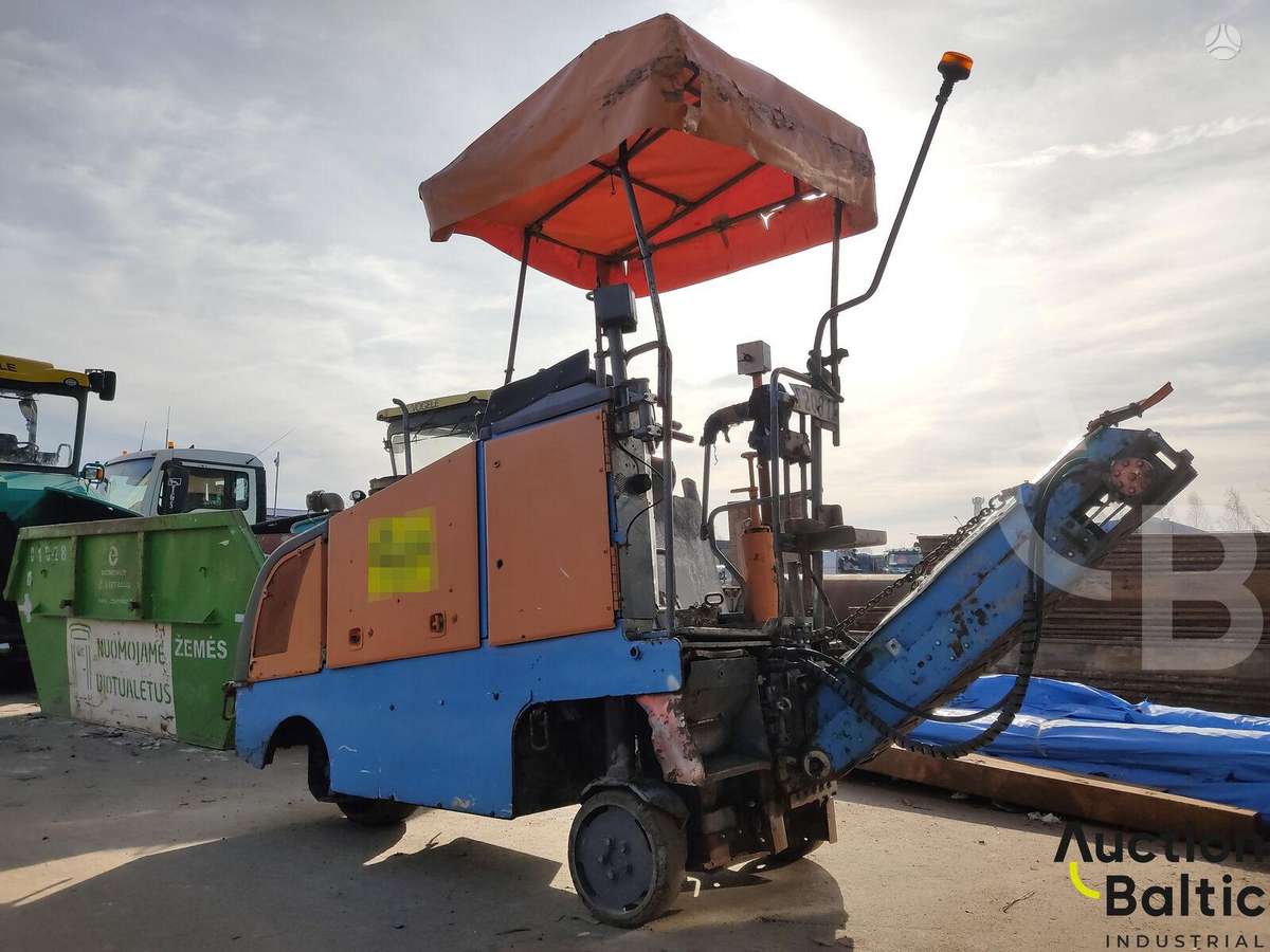 Wirtgen W35DC, paving machinery