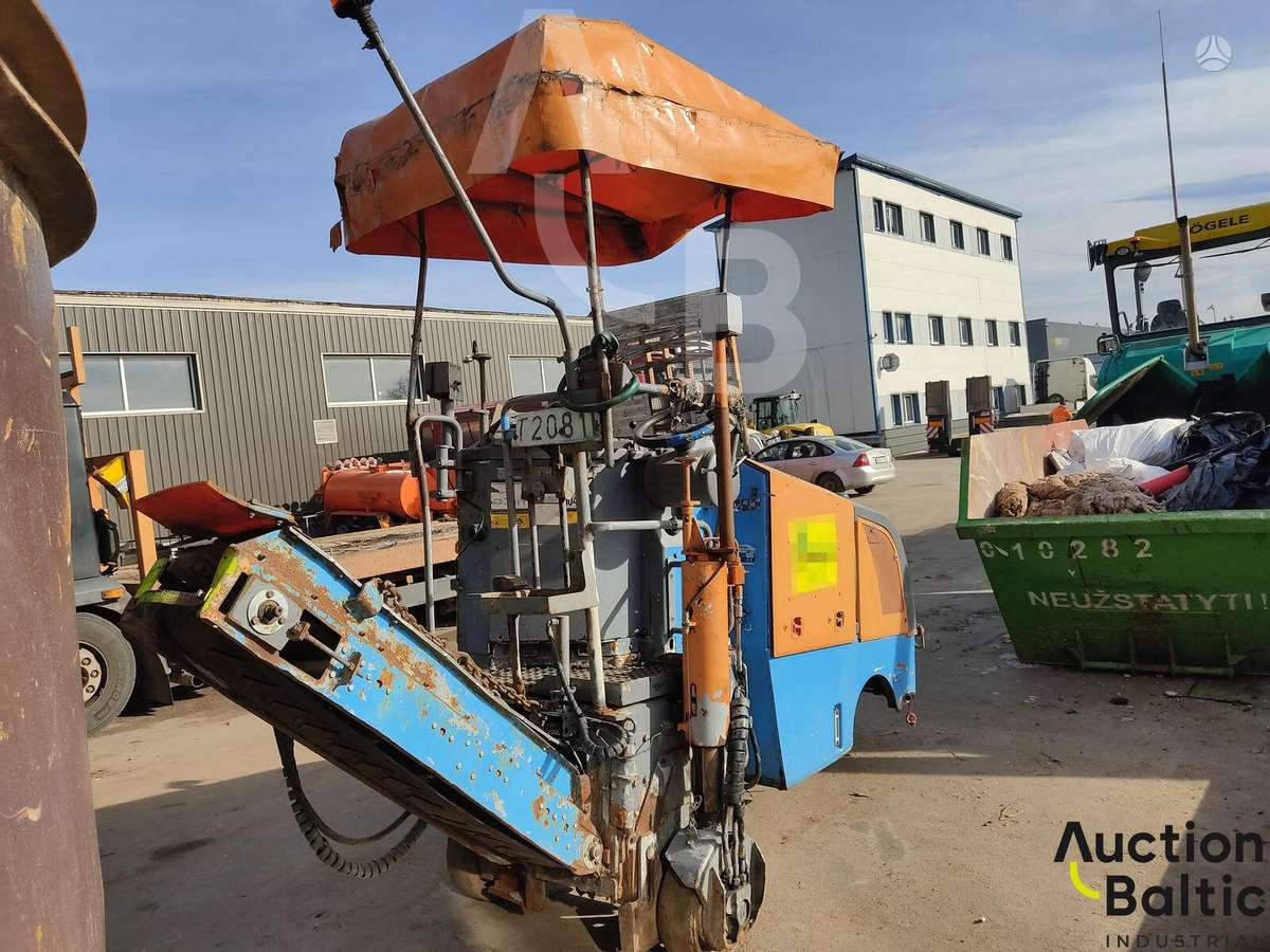 Wirtgen W35DC, paving machinery