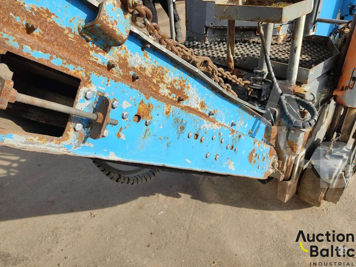 Wirtgen W35DC, paving machinery