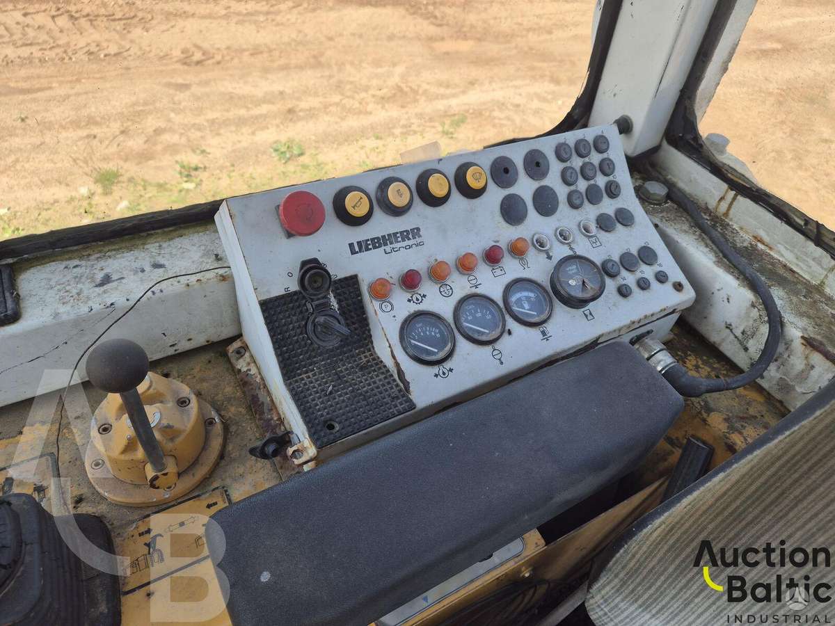 Liebherr PR 712 B-M, bulldozer