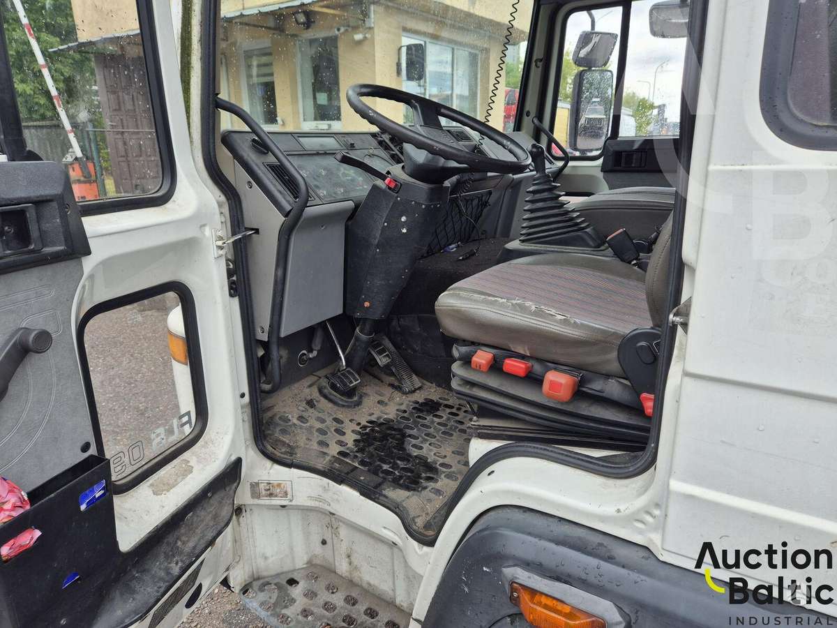 Volvo FL6 110, boom lift
