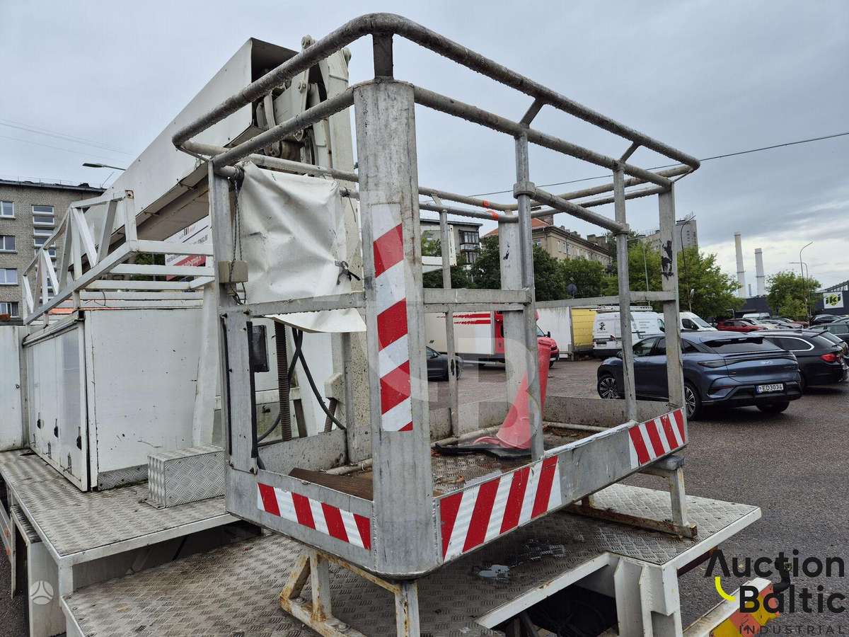 Volvo FL6 110, boom lift