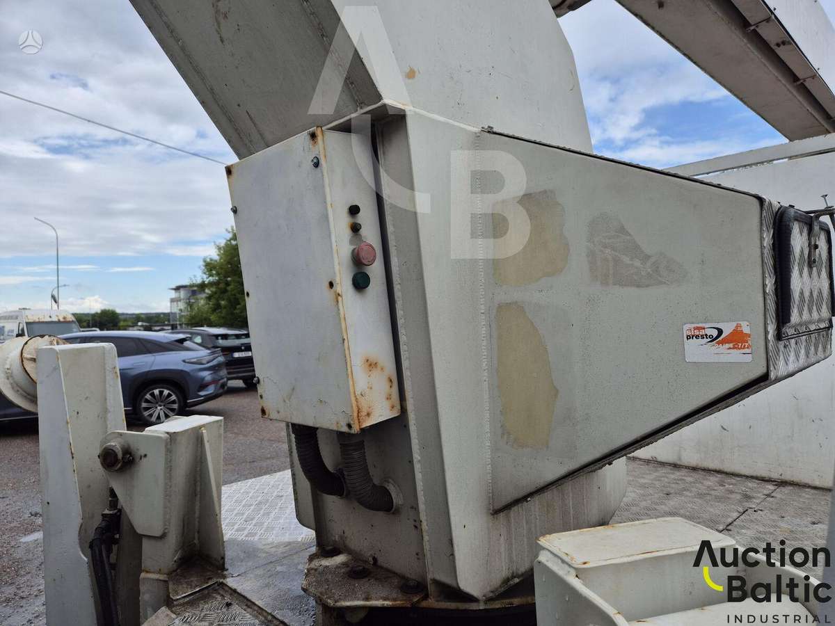 Volvo FL6 110, boom lift