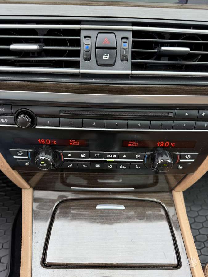 BMW 730, 3.0 l., Седан