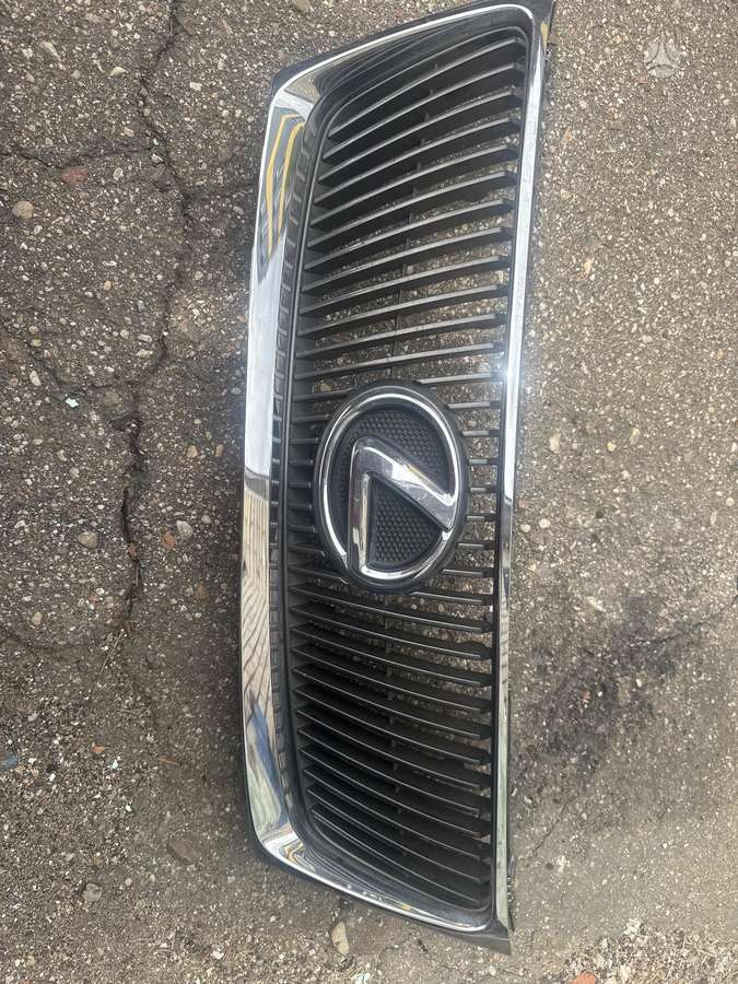 Lexus IS klasė