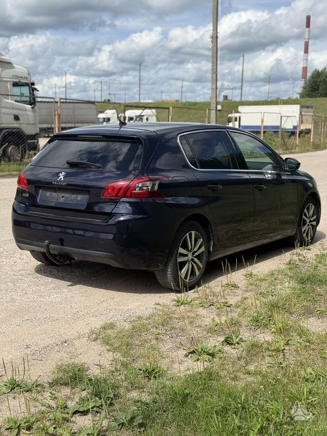Peugeot 308, 1.2 l., hatchback