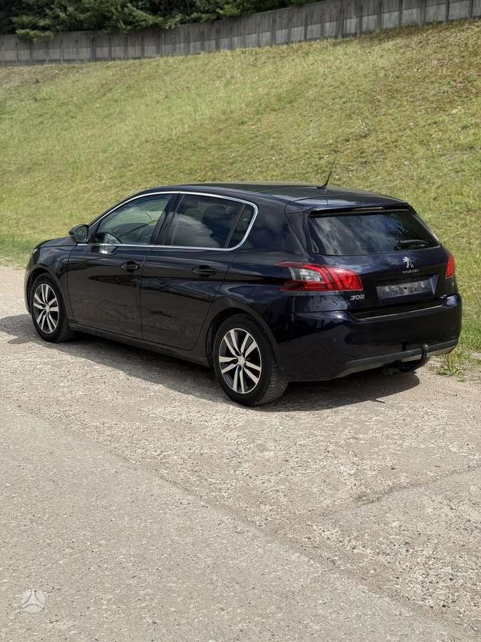Peugeot 308, 1.2 l., hatchback