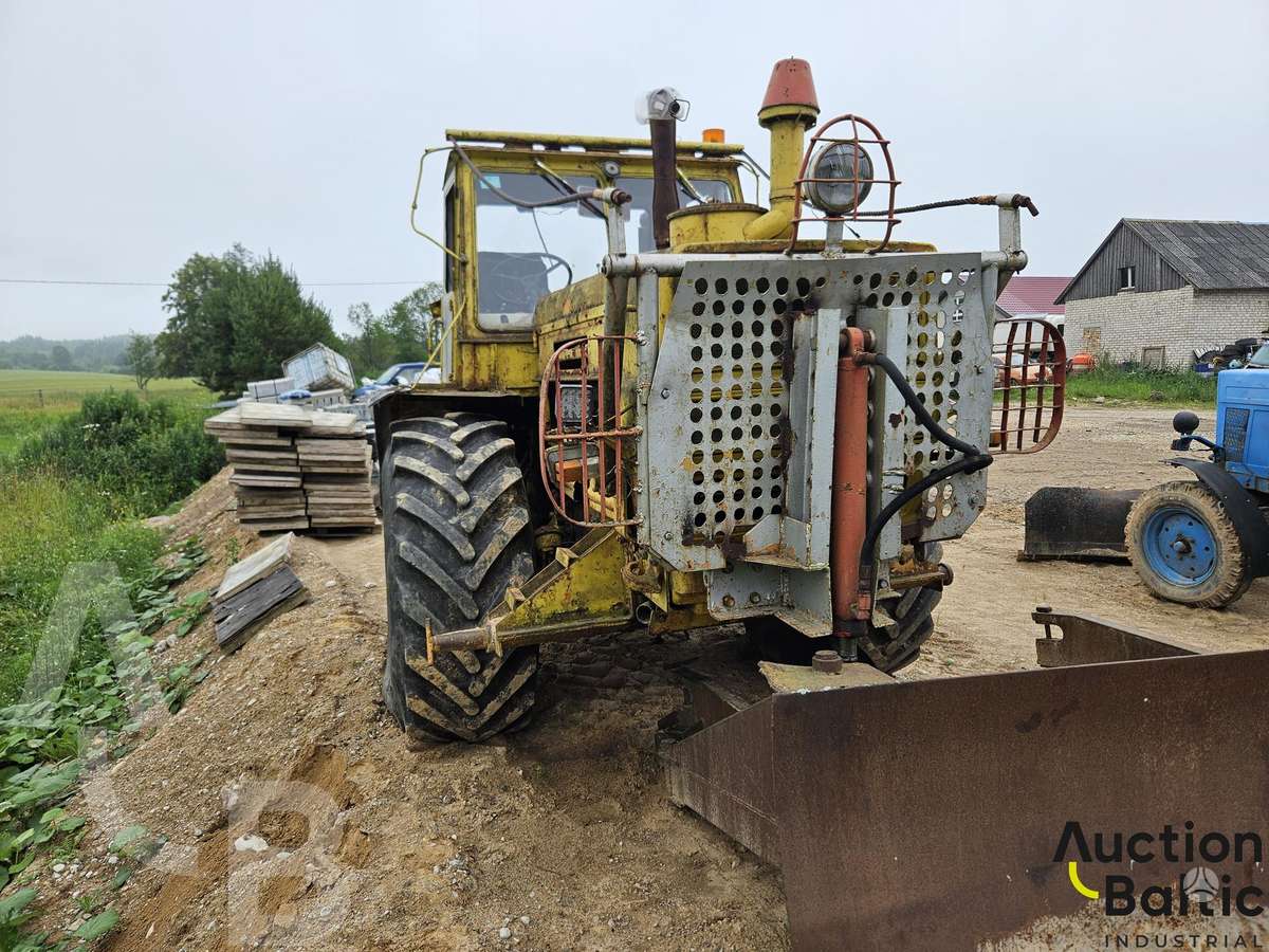 -Kita- T-157K, tractors