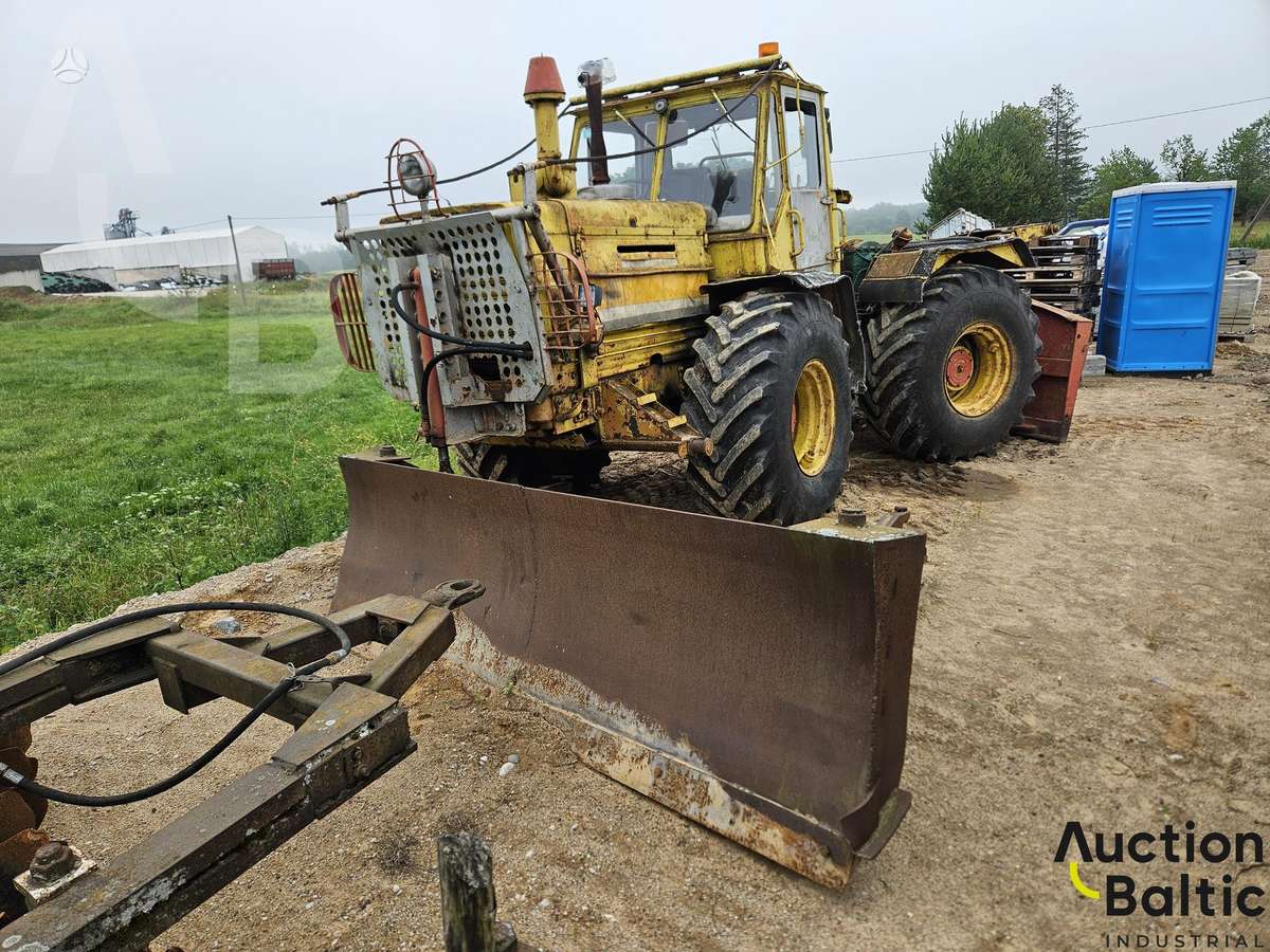 -Kita- T-157K, tractors