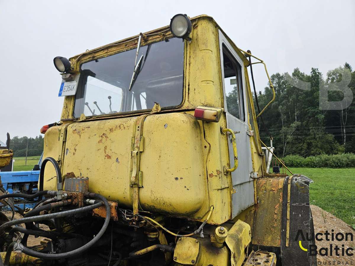 -Kita- T-157K, tractors