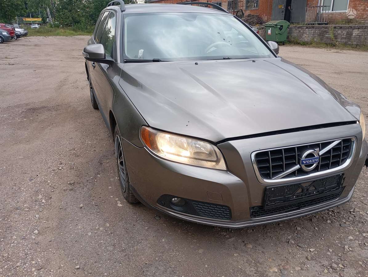 Volvo V70 по частям