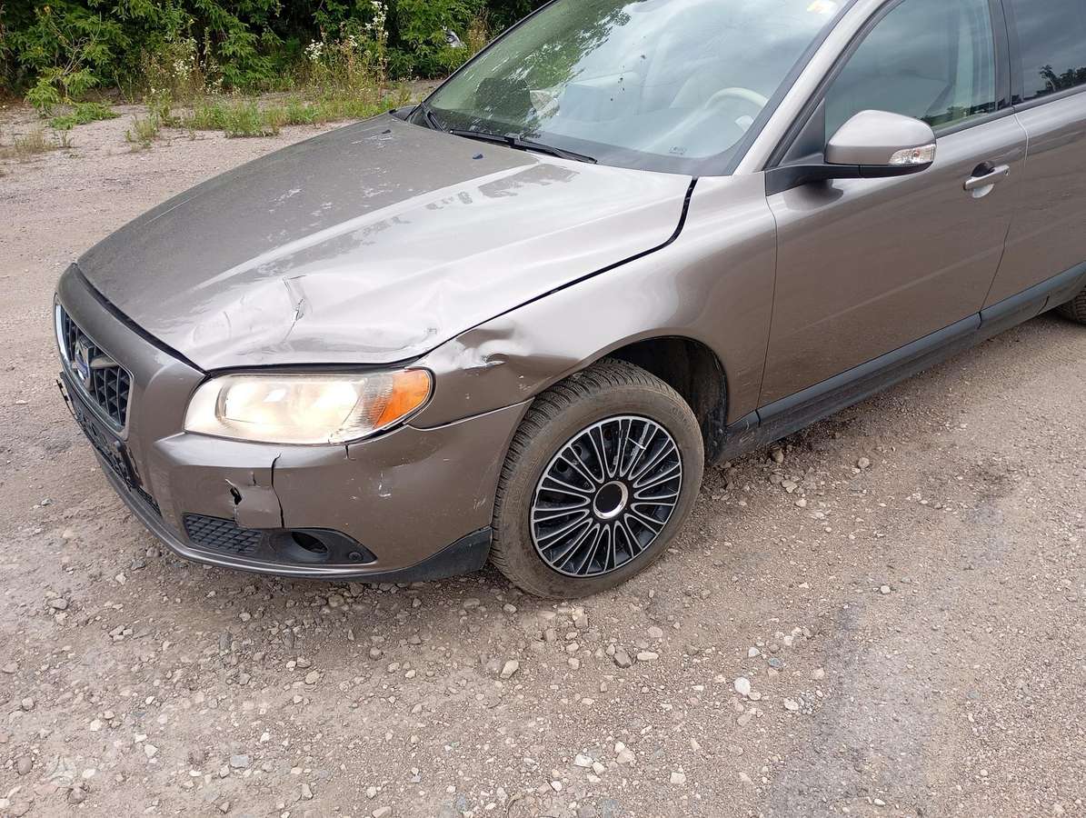Volvo V70 dalimis