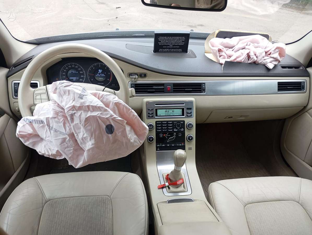Volvo V70 по частям