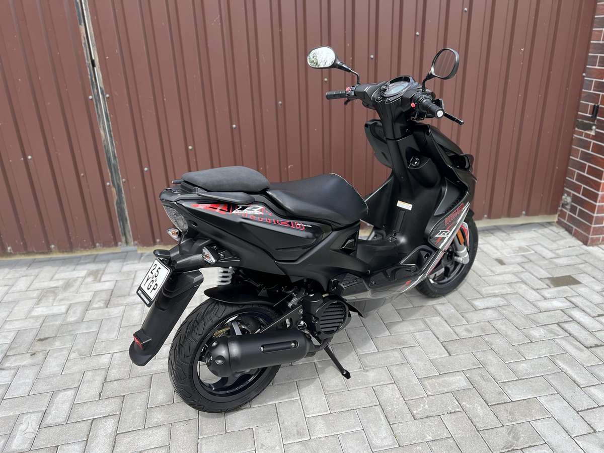 Yamaha Aerox 49cc, scooters / mopeds