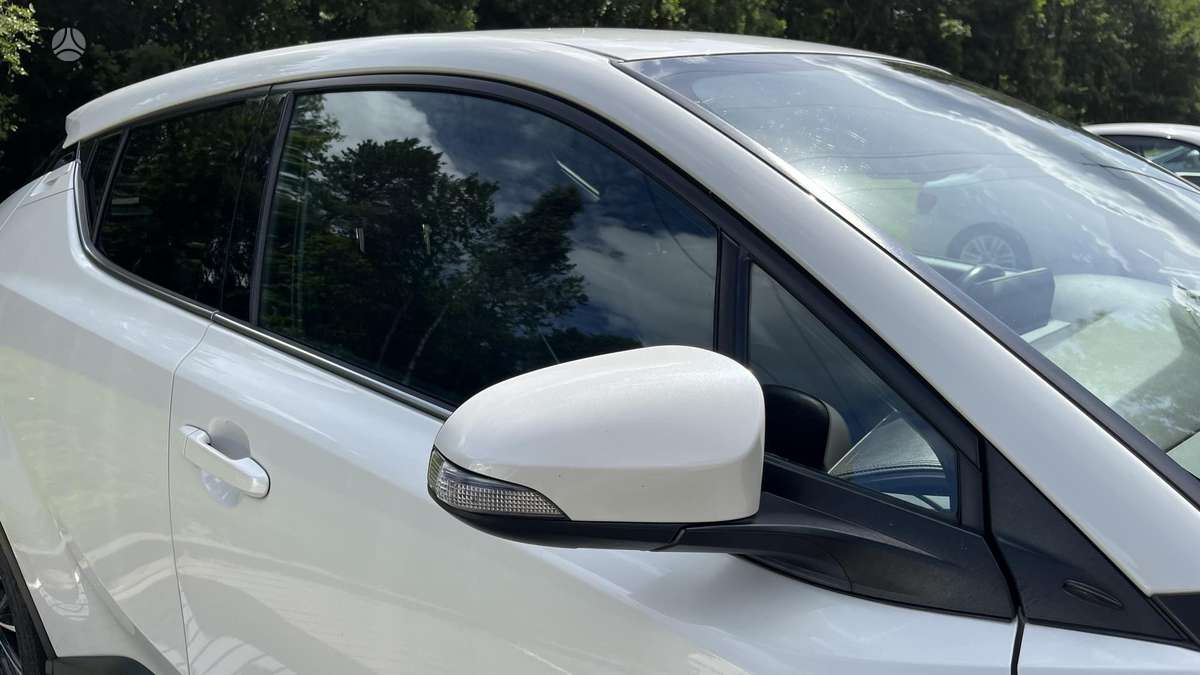 Toyota C-HR - 9