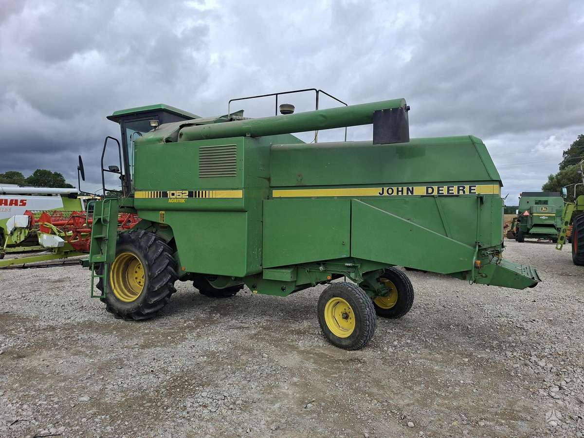 John Deere 1052, комбайны