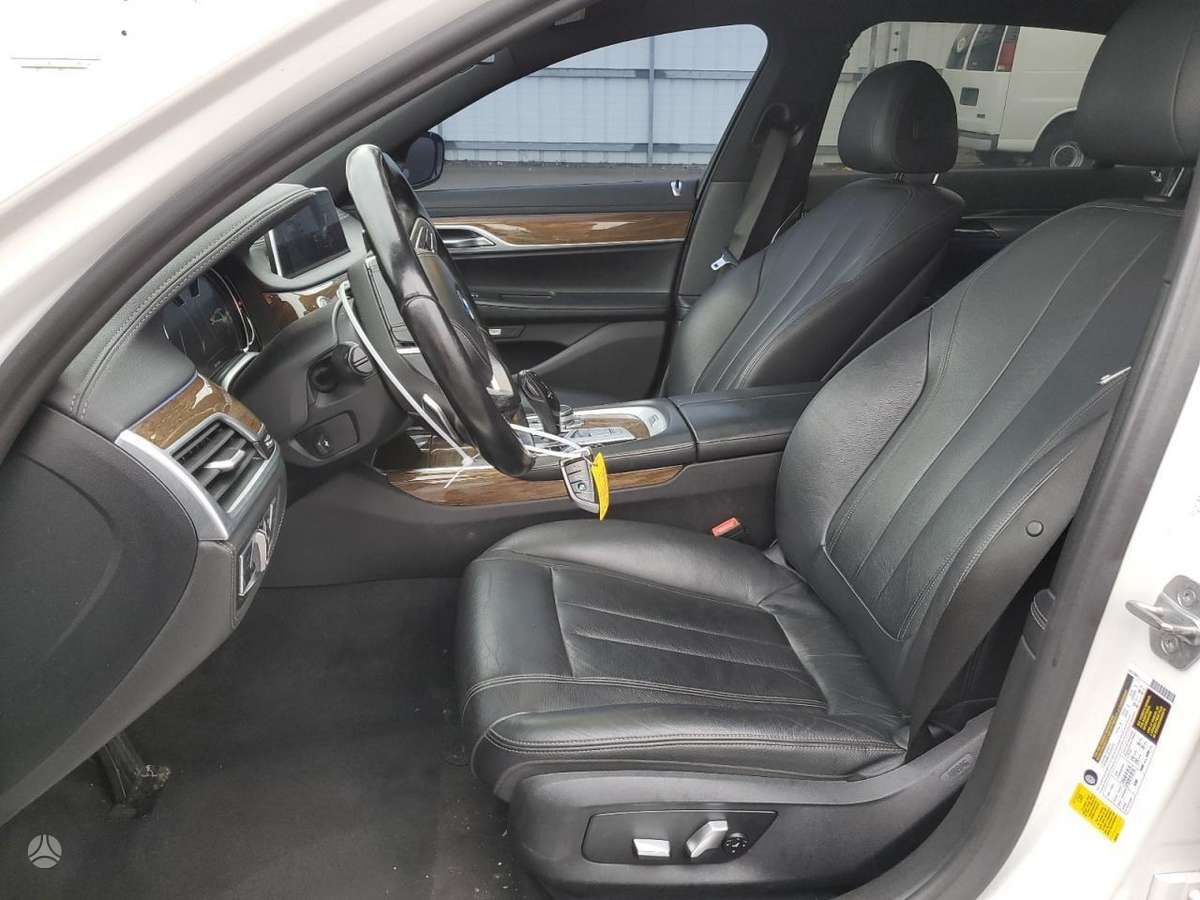 BMW 740, 3.0 l., Седан