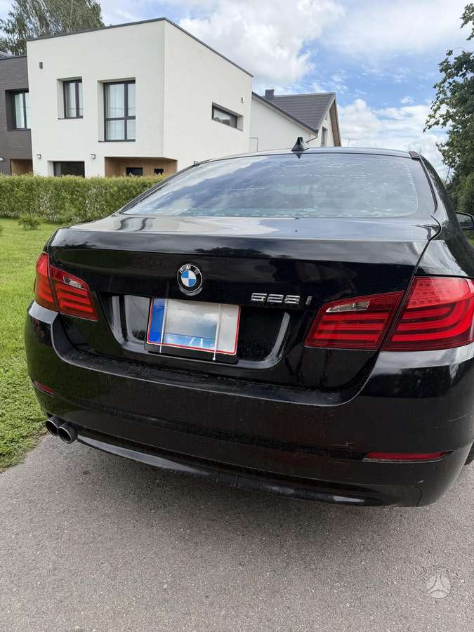 BMW 528, 3.0 l., Седан