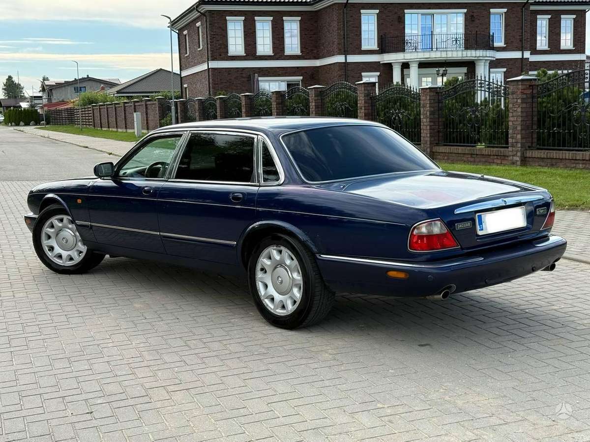 Jaguar Daimler Sovereign - 2