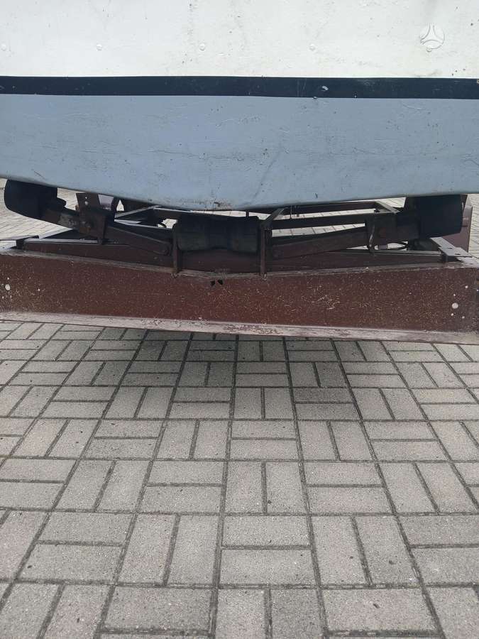Nežinomas, plastikāta laivas