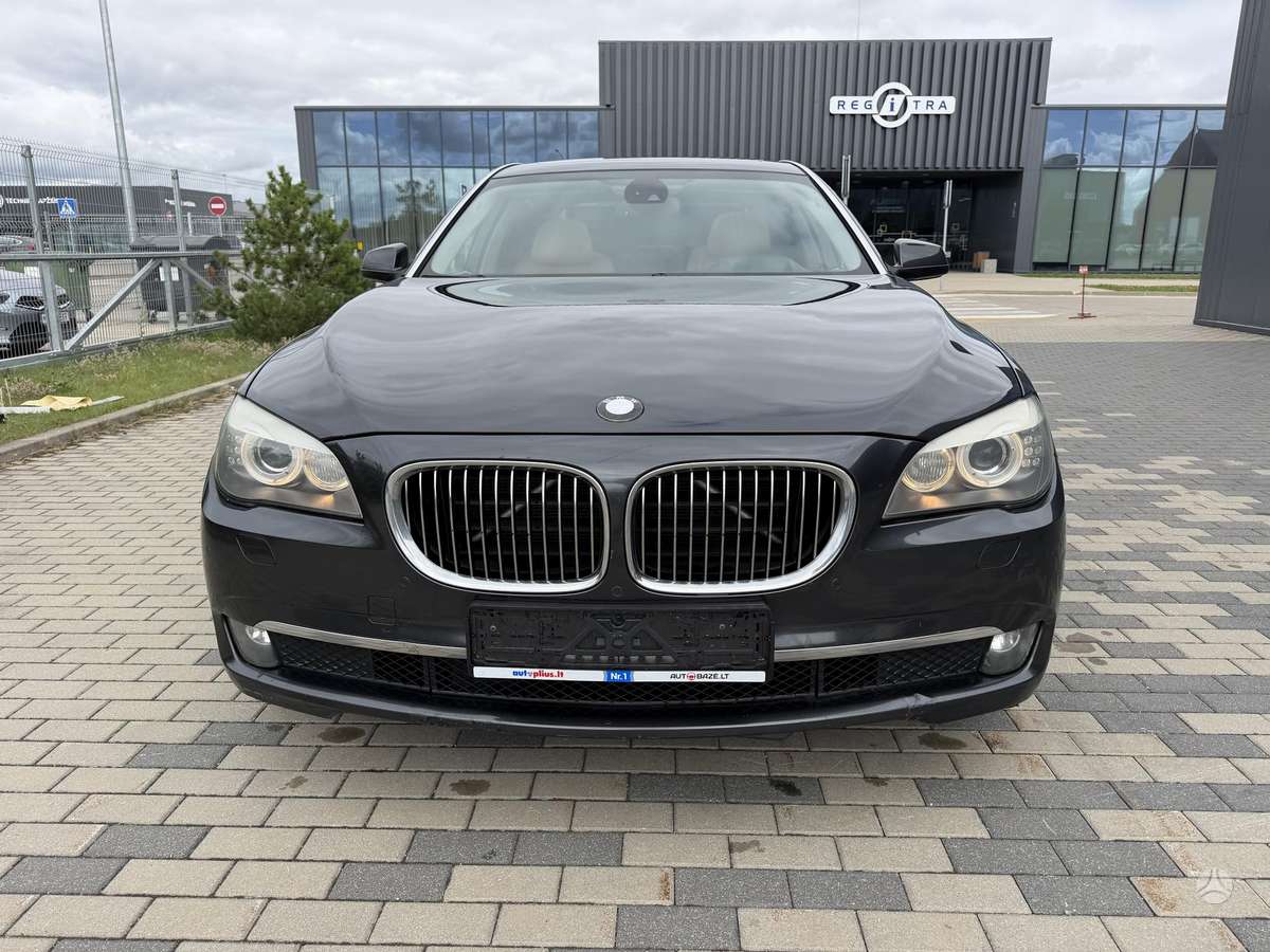 BMW 730, 3.0 l., Седан