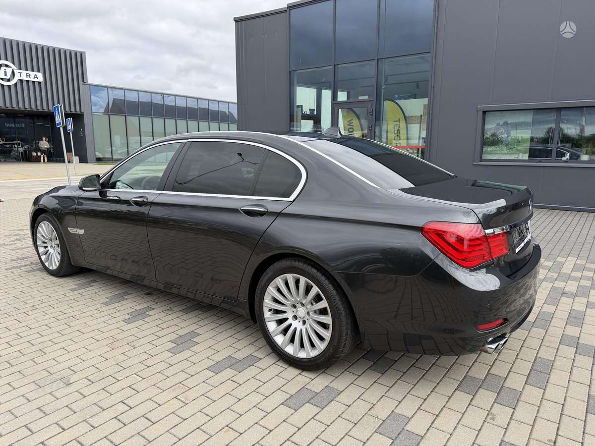 BMW 730, 3.0 l., Седан