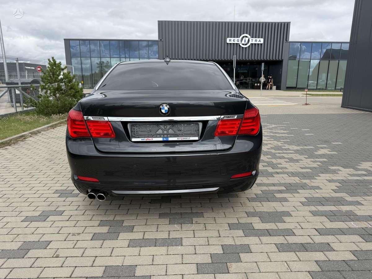 BMW 730, 3.0 l., Седан