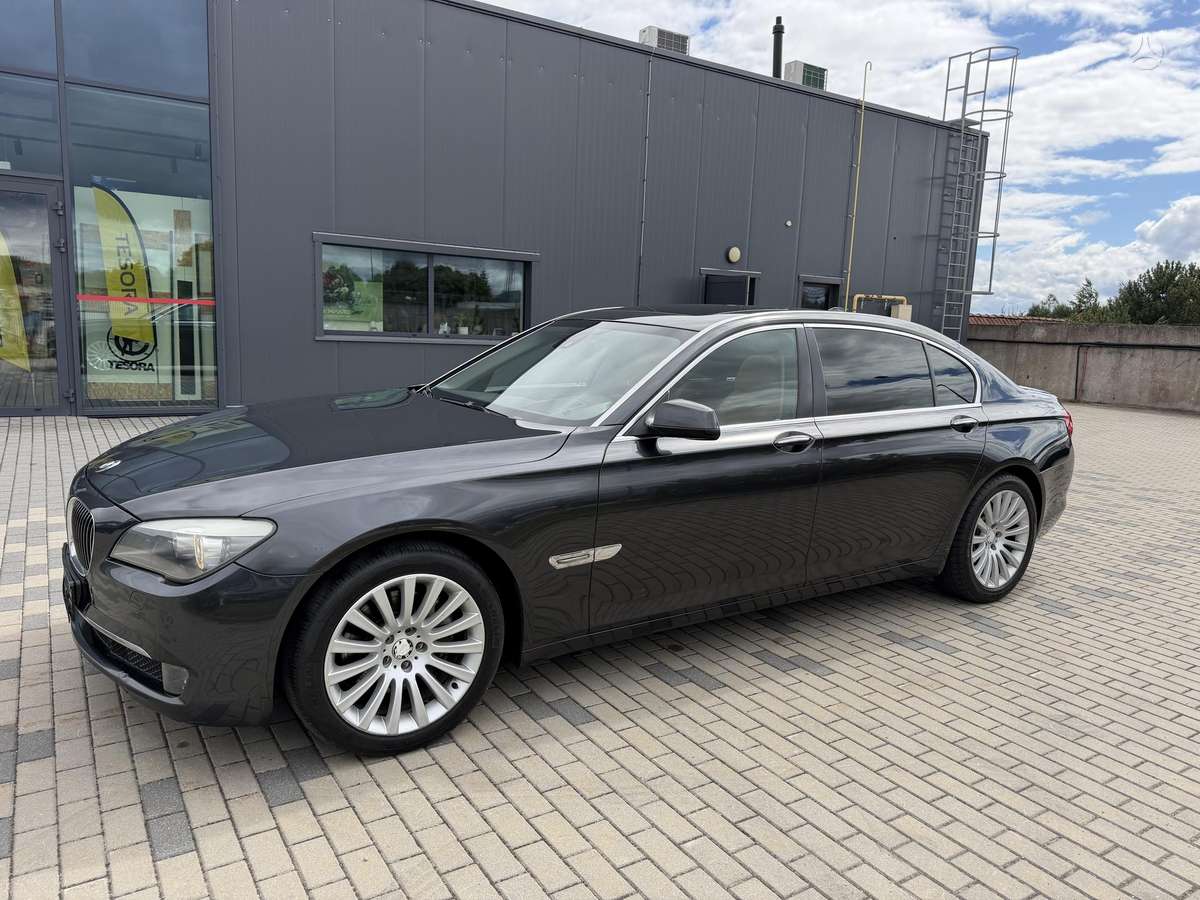 BMW 730, 3.0 l., Седан