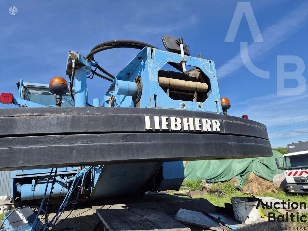Liebherr LTM 1025, crane