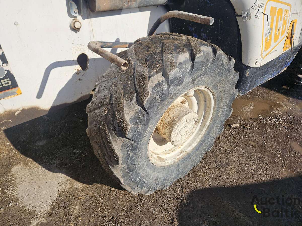 JCB 535-125, вилочные погрузчики