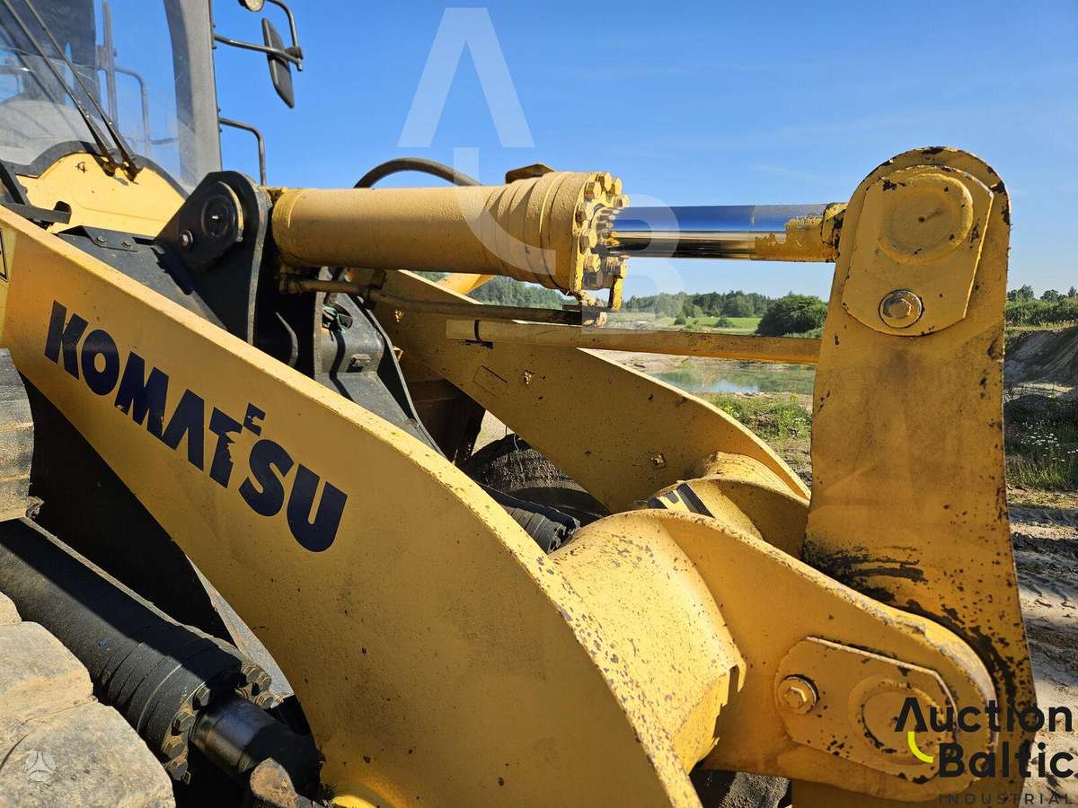 Komatsu WA380-6, frontal loader